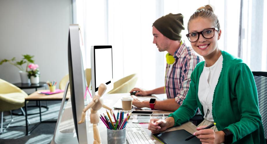 Website Builders vs Hiring a Web Designer: Pros and Cons