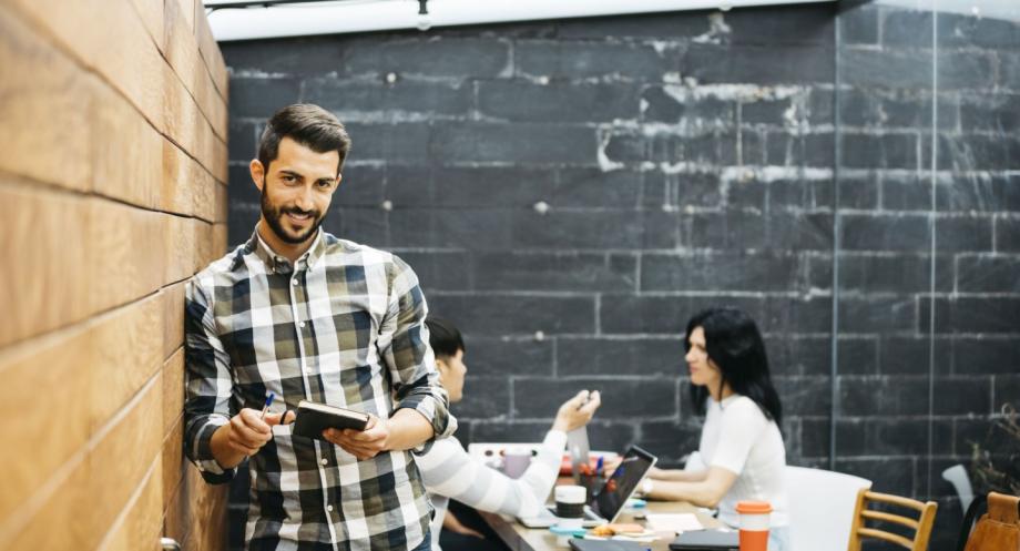 Building a Strong Online Presence: Free Website Builder Tips for Backoffice Professionals