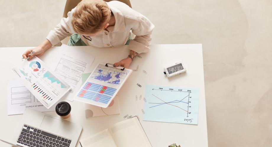 Free Website Builders vs. Professional Web Design: Which Is Right for You?