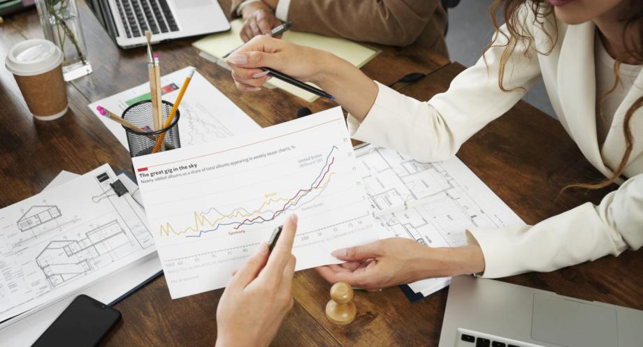 How to Use Social Media Tools to Enhance Customer Engagement
