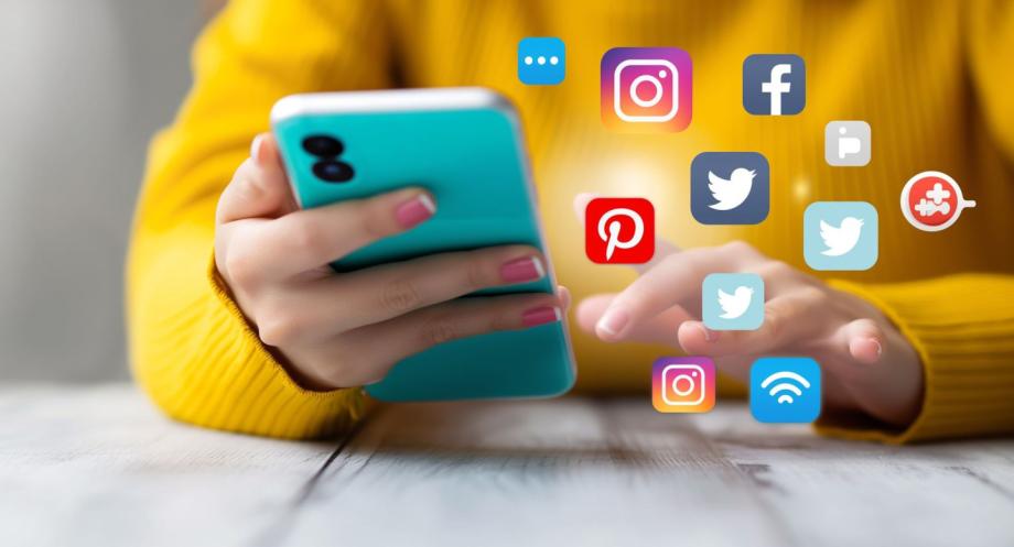 10 Ways to Leverage Email Marketing with Social Media Tools