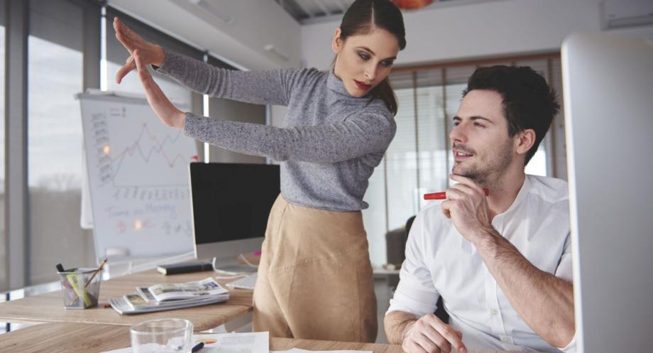 Free Website Builders vs. Paid: Which is Better for Promotion?
