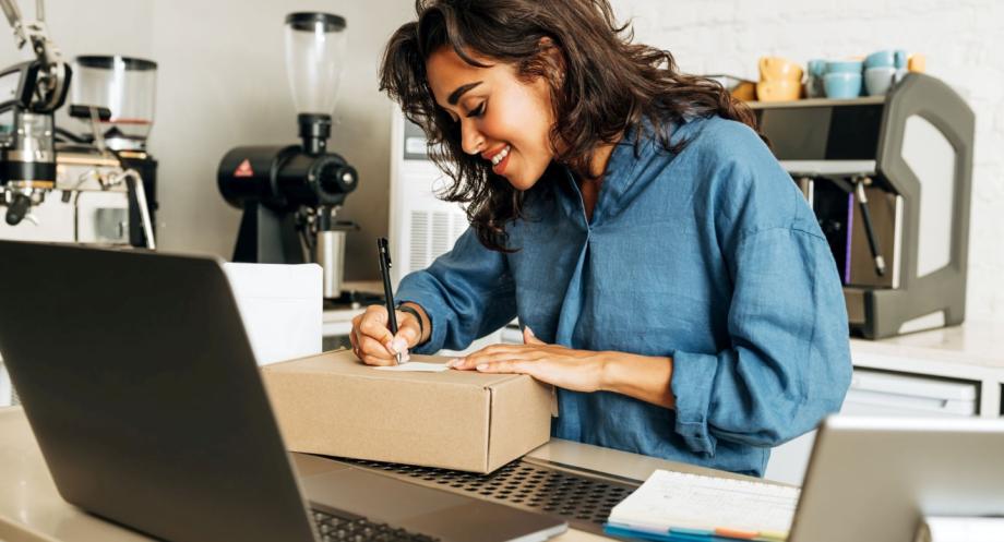 Building a Strong Online Presence with Social Media Tools for Your Shop
