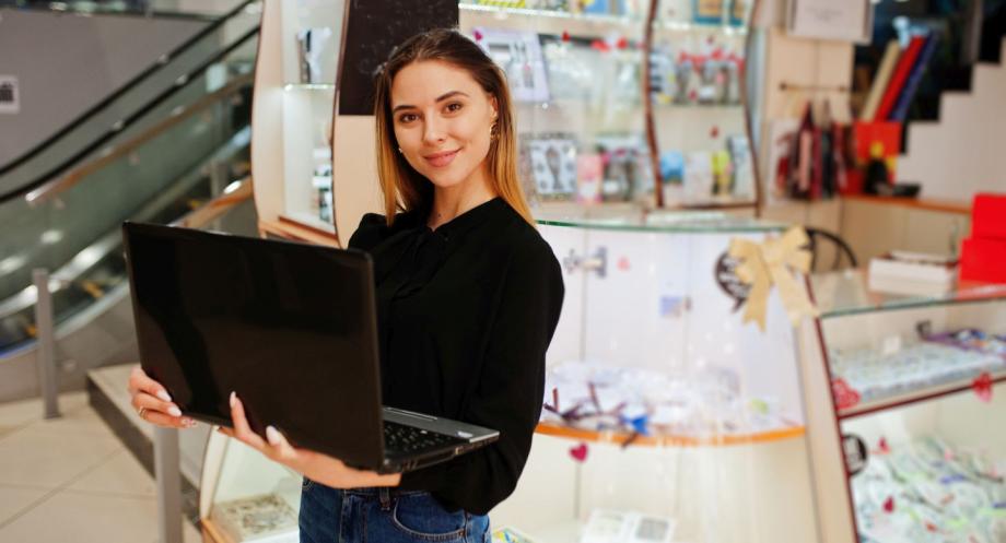Top Trends in Shop Management: eCommerce & Social Media Tools
