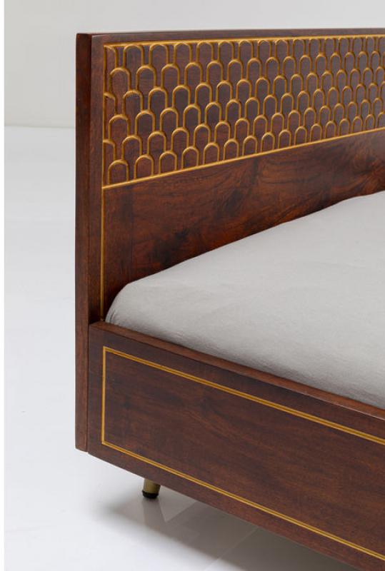 Muskat Wooden Bed